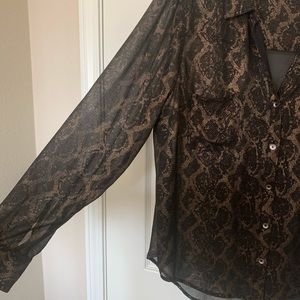 Women’s Rock and Republic button up blouse